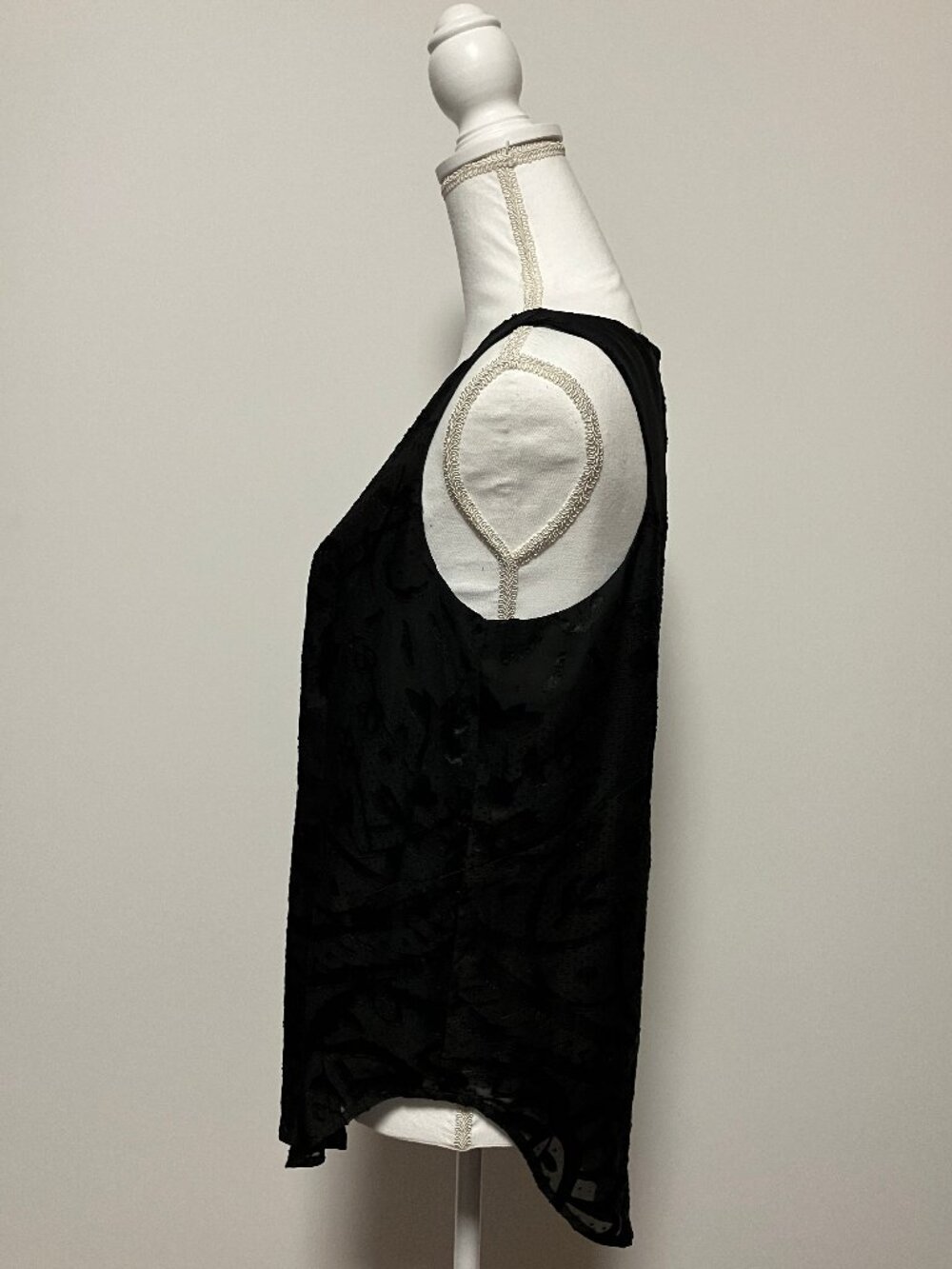 Cabi Jubilee Velvet Burnout Overlay Tank Top Black Blouse Style 148 Size Small - Picture 5 of 8